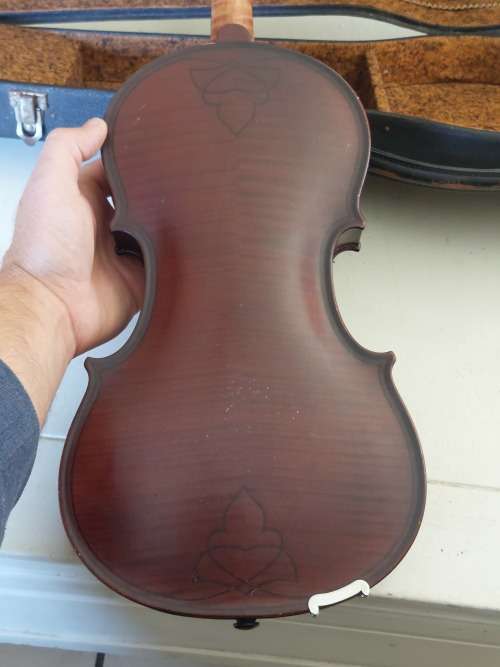 Amazing!! Caspar da solo 1575 violin with case & extras  Value R15000