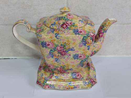 Wow!! 1930`s Royal Winton Welbeck chintz teapot & stand Value R2500