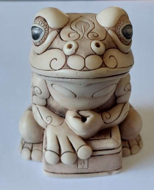 Rare!! John Biccard Phileas frog figurine wow!!