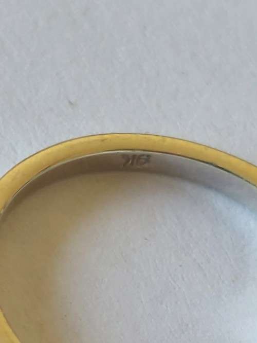 Gorgeous 9ct white gold black diamond ring 1,5g  Value R3950