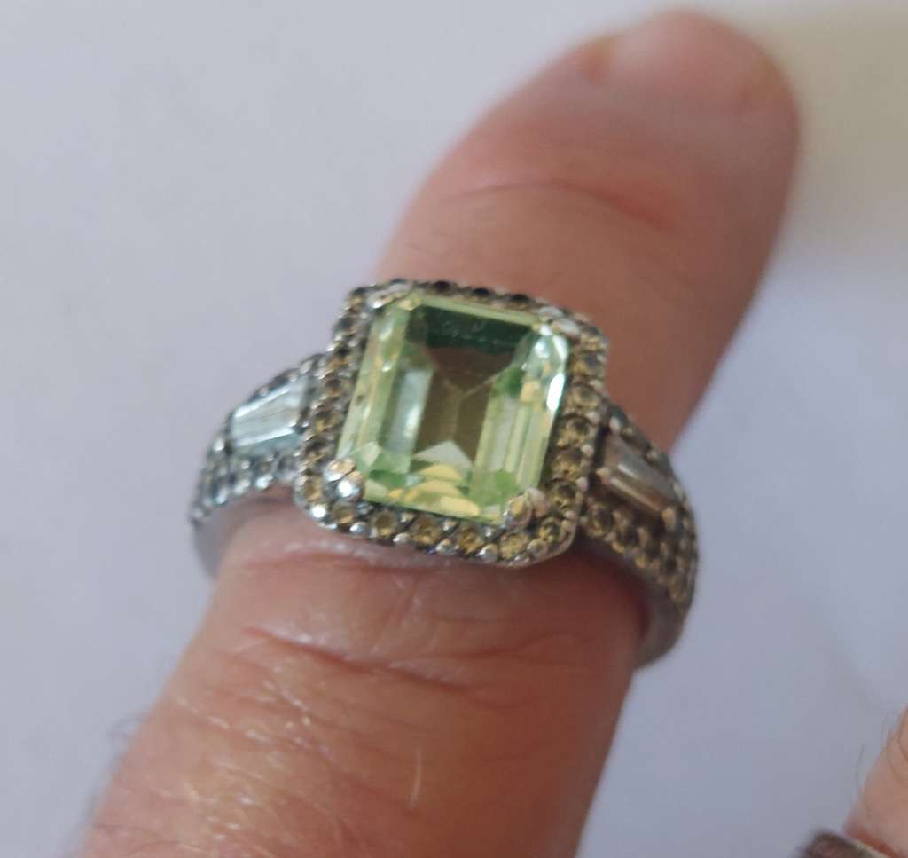 Gorgeous!! Vintage sterling silver neon green crystoberyl & cz ring 5,4g STUNNER!!