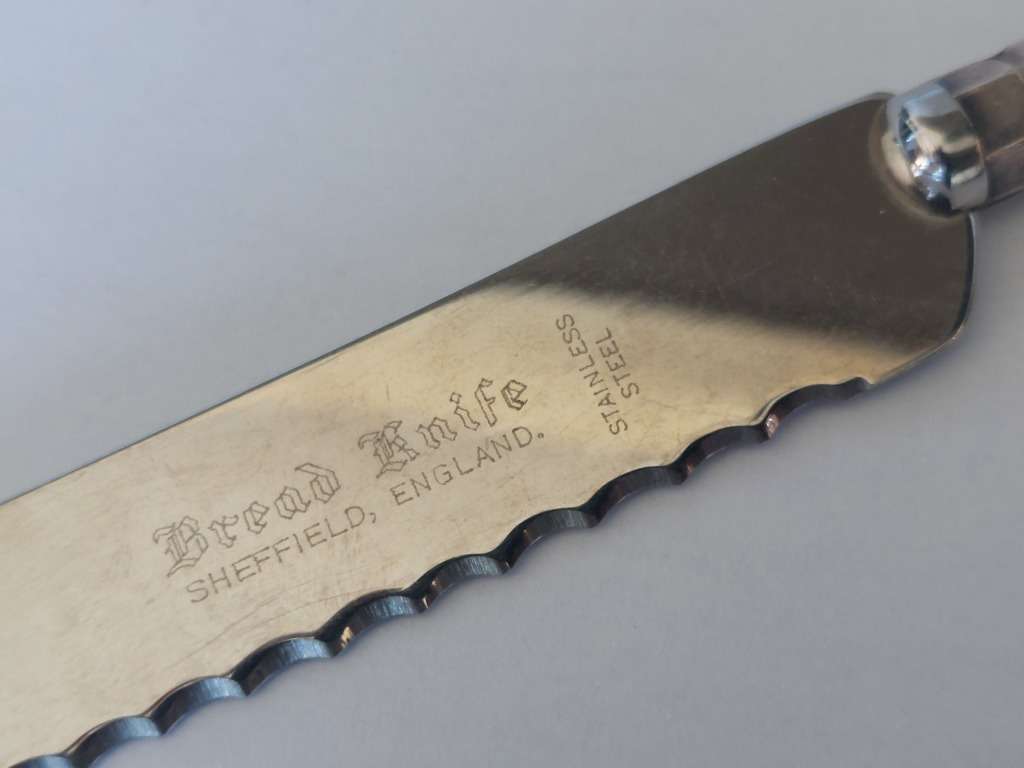 Hallmarked Vintage kings pattern Sheffield silver handled bread knife