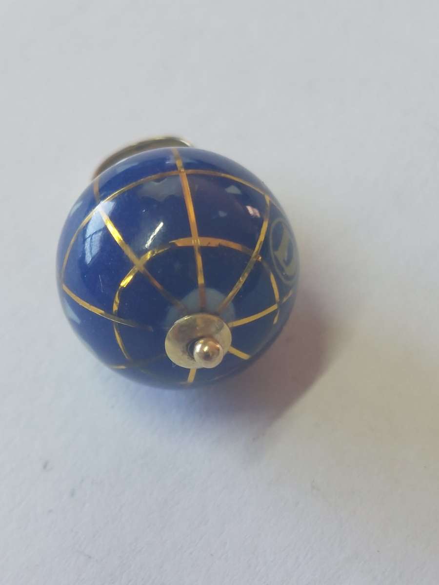 Wow!! Vintage 14ct gold mixed stone globe pendant 1,5g Value R3500