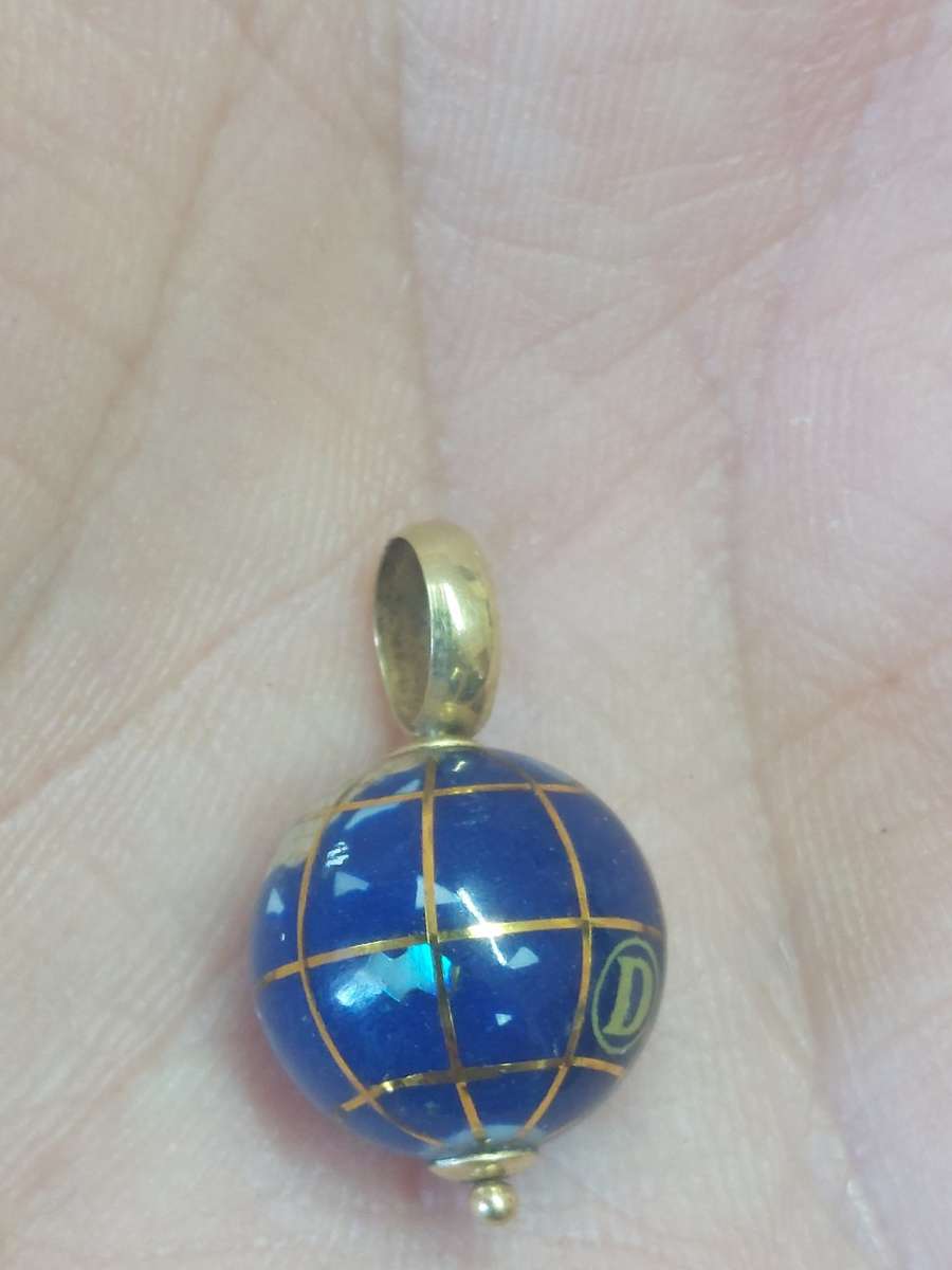 Wow!! Vintage 14ct gold mixed stone globe pendant 1,5g Value R3500