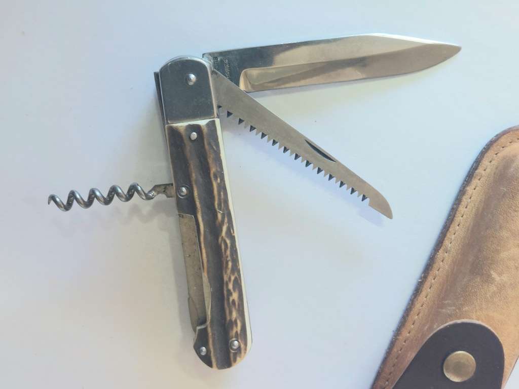 Amazing vintage Mikov stag horn hunting folder Value R2500