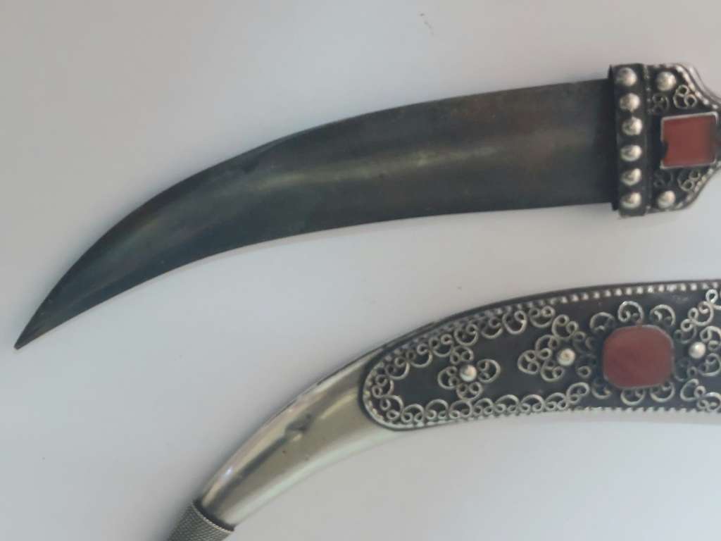 Spectacular Vintage Kurdish khanjar 800 silver & carnelian dagger 162,2g Value 3500