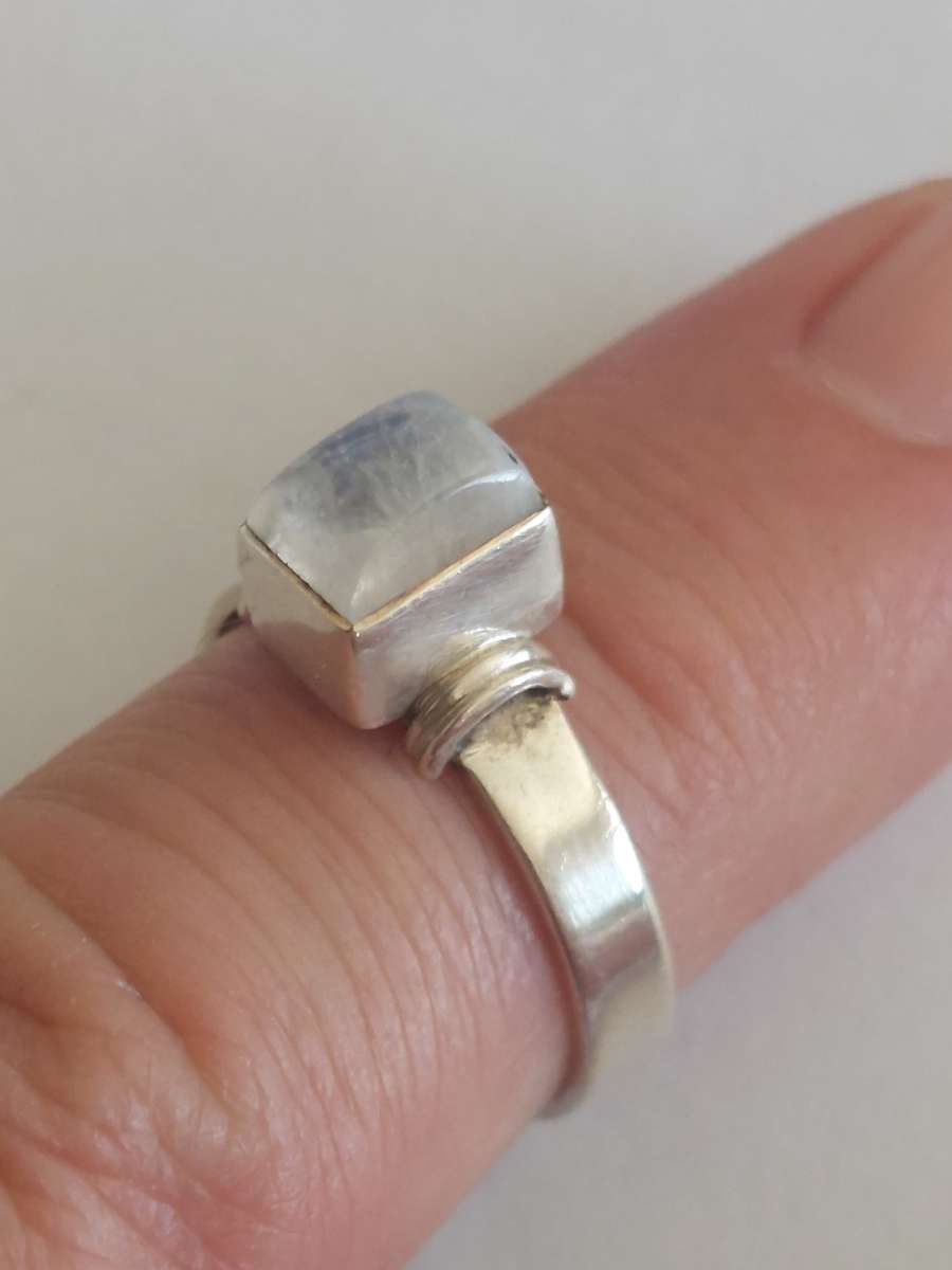 Vintage sterling silver moonstone ring 2,8g