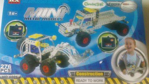 Mini Metal Models (Similar to Meccono) 276 Piece with Engine and Remote included.