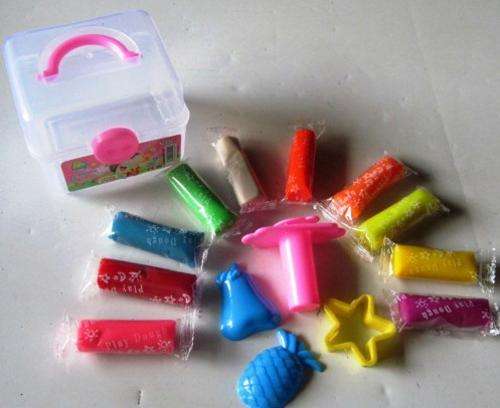 Playdough and accessories in carry case (small) -SHIPPING R40 & ALL ADDITIONAL ITEMS R FREE