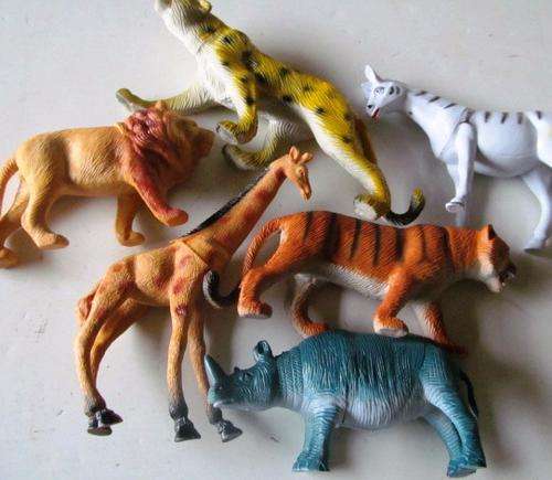 Large Strong Plastic Animals Shipping R40, additional items are FREE
