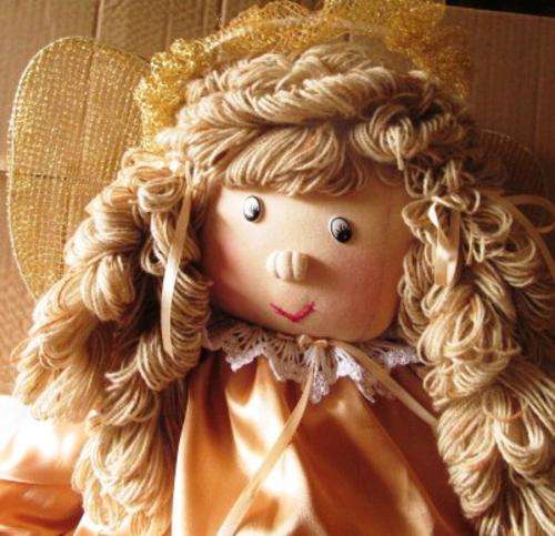 ONLY 1 AVAILABLE - THE PERFECT GIFT - HAND MADE - LOTS OF FINE DETAIL- TOTALLY STUNNIG !LOW SHIPPING