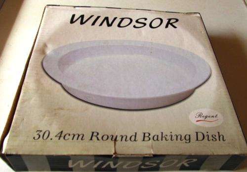 Unwanted gift - Never used, but box is damaged, WINDSOR Serving/baking Dish
