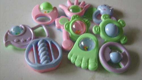 This is truelly A must have !!!! Sunning set of high quality rattles and teethers in its own contain