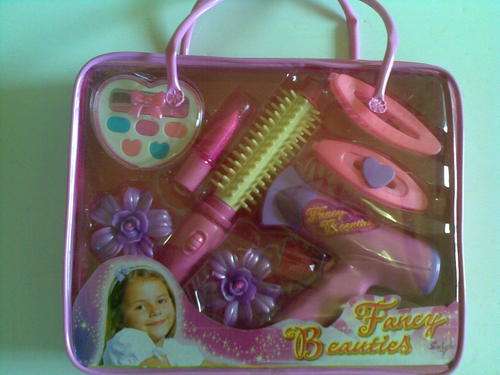 Fancy beauties, with hairdrier, curling tongs make-up, ect Ideal for that little princess!!!