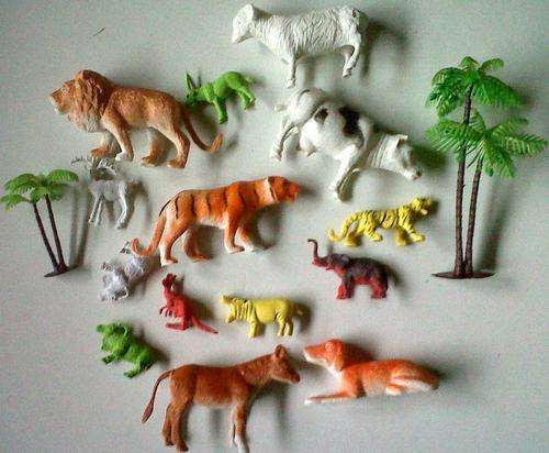Large Plastic animals, hours of imaginative fun