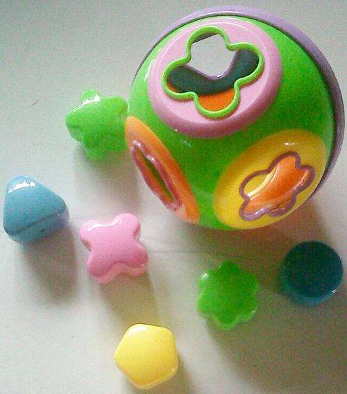 Baby Favorits. Shape sorter. Beautifull colours and 3D design.