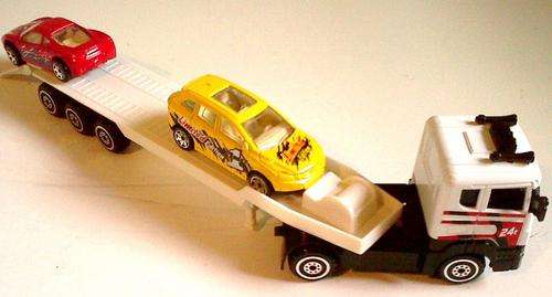 Totally Crazy R1 start!!! DIE Cast Transporter Truck with 2 DIE cast cars!! THE HAULER COLLECTION