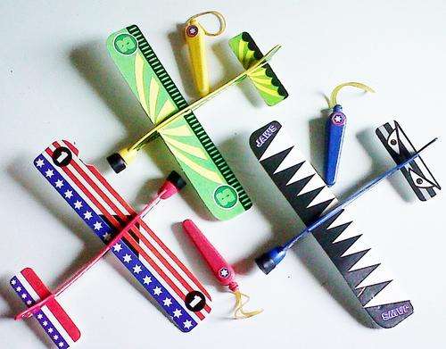 3 Planes - Watch them fly (Flying distance of over 30meters) Great fun!!!!