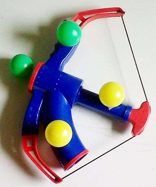 Crossbow Ball gun,with 4 soft plastic balls.