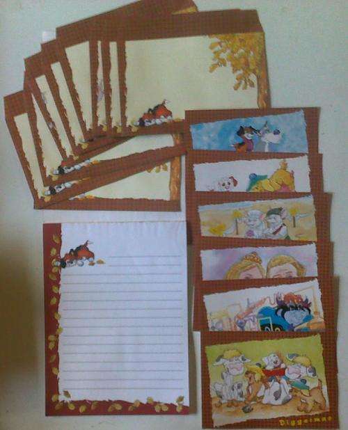 What a lovely set, including Writting pad, postcards and envolopes, with free crayons