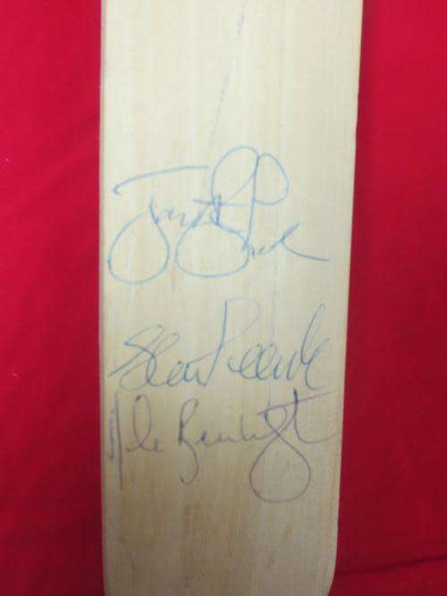 Jonty Rhodes ++ Original Signed Cricket Bat