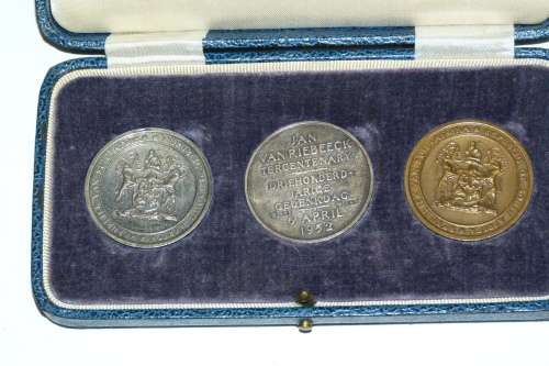 Jan Van Riebeeck Tercentenary and SANDF Coin Set IN SA MUNT BOX