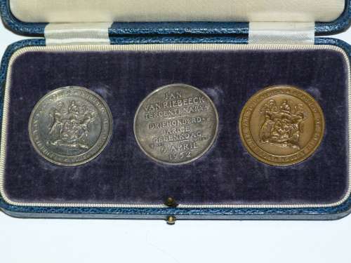 Jan Van Riebeeck Tercentenary and SANDF Coin Set IN SA MUNT BOX