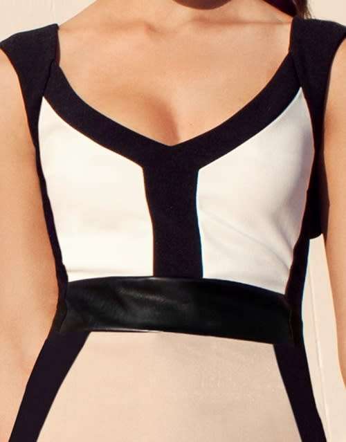 *WILD ROSE* *LOCAL STOCK* Affordable! Elegant Beige White Sleeveless V Neck Dress - MEDIUM