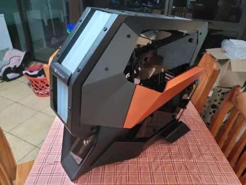 Cougar Conquer 2 ATX Full Tower Gaming Case / Distinctive Metal Frames / Eye-catching Design