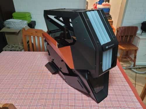 Cougar Conquer 2 ATX Full Tower Gaming Case / Distinctive Metal Frames / Eye-catching Design