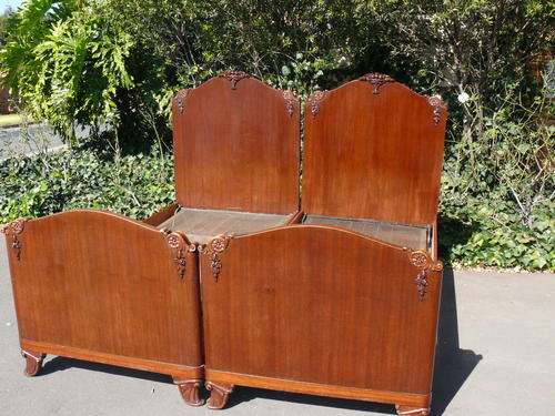 Set of 2 three quarter beds
