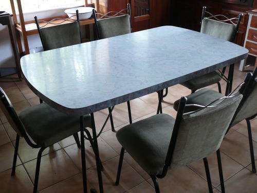 Retro Table with 6 Chairs