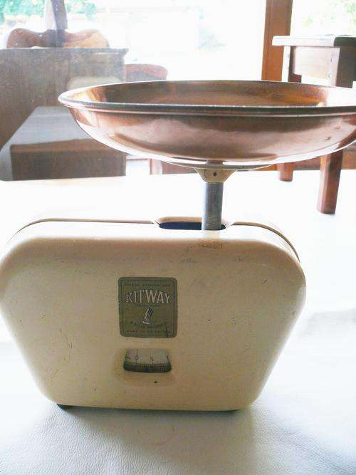 Old Kitway kitchen scale