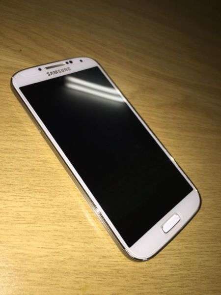 Samsung galaxy S4 . White 16GB I9500 Version, 4 Months old!