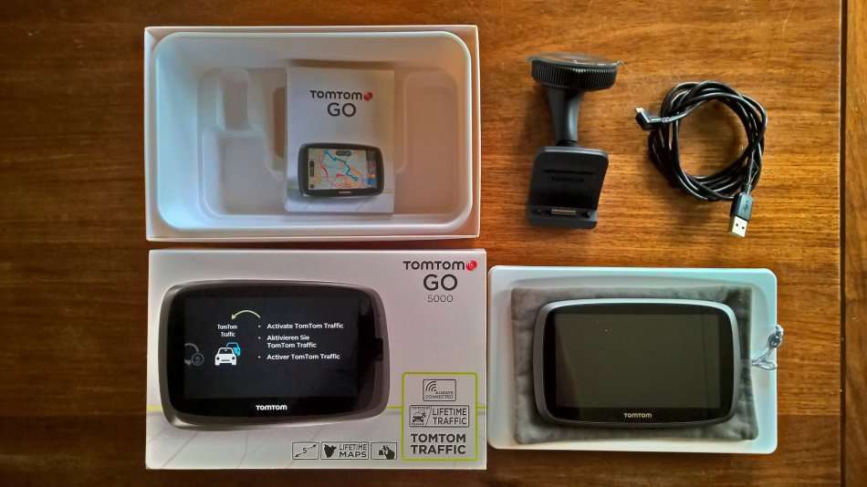 TOMTOM GO 5000 - with Africa & UK / Ireland Maps!