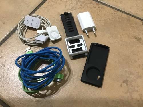 IPod Nano 6th Gen 16GB ++ iPod Nano 5th Gen 8GB