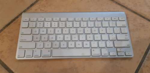 Apple Bluetooth Keyboard