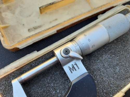 Mitutoyo 0-25mm Micrometer. No 102-119