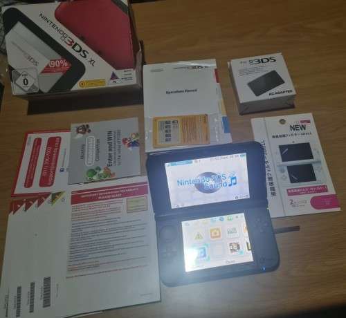 Nintendo 3DS XL - Red/Black