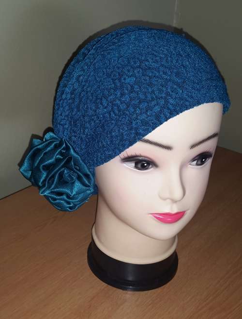 Stunning Ladies Beanie/Turban Turqoise with flower detail