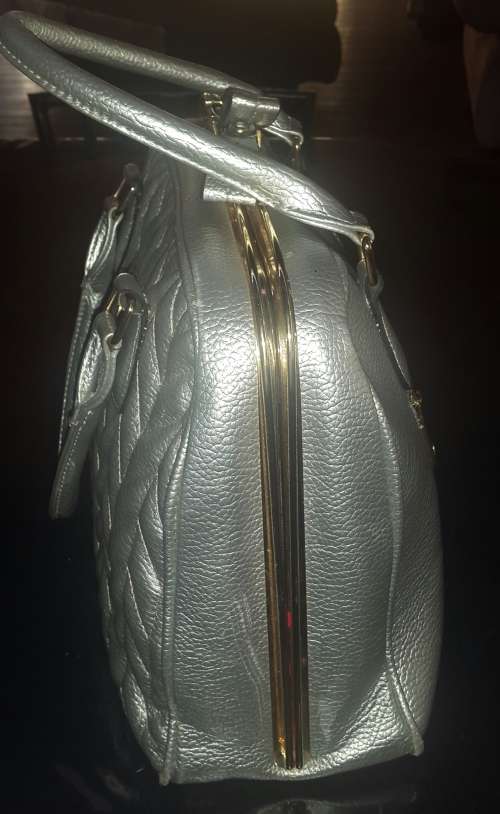 Classic Two-Tone ladies handbag * Condition as new