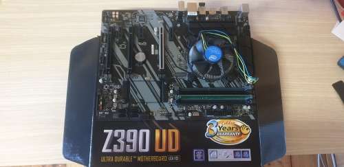 Gigabyte Z390 Ultra Durable Motherboard, intel Gold 3.7ghz CPU, 4GB RAM, 6 PCIe Slots.