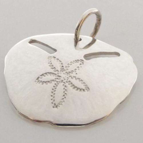 No7 Pansy Shell Pendant in Sterling Silver.