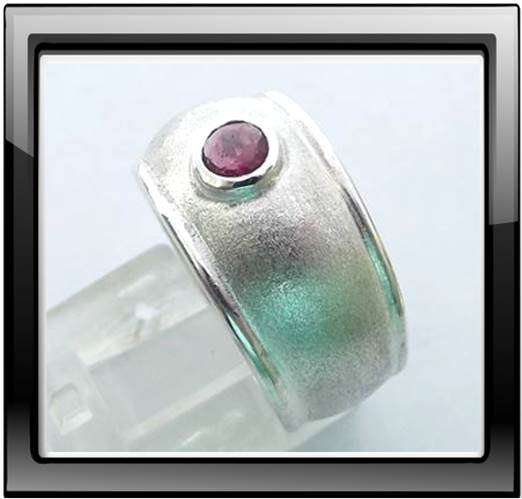 Garnet (Mozambique) set in sterling silver. Made by Dazzling Jewellers