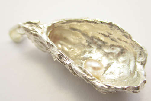 Oyster Pendant. Knysna Oyster with Pearl