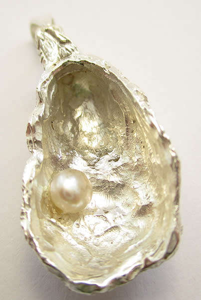 Oyster Pendant. Knysna Oyster with Pearl
