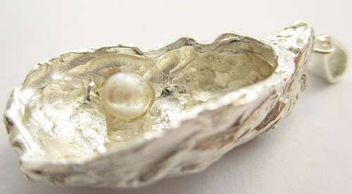 Oyster Pendant. Knysna Oyster with Pearl