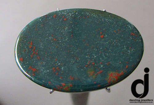 Bloodstone Cabochon 13.50ct / 24.28mm x 17.01mm