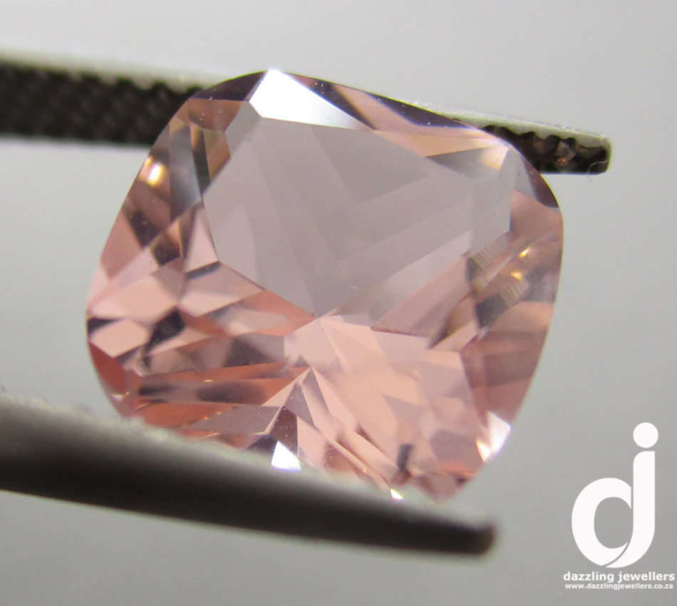 Morganite Nano | Cushion-cut | 8mm