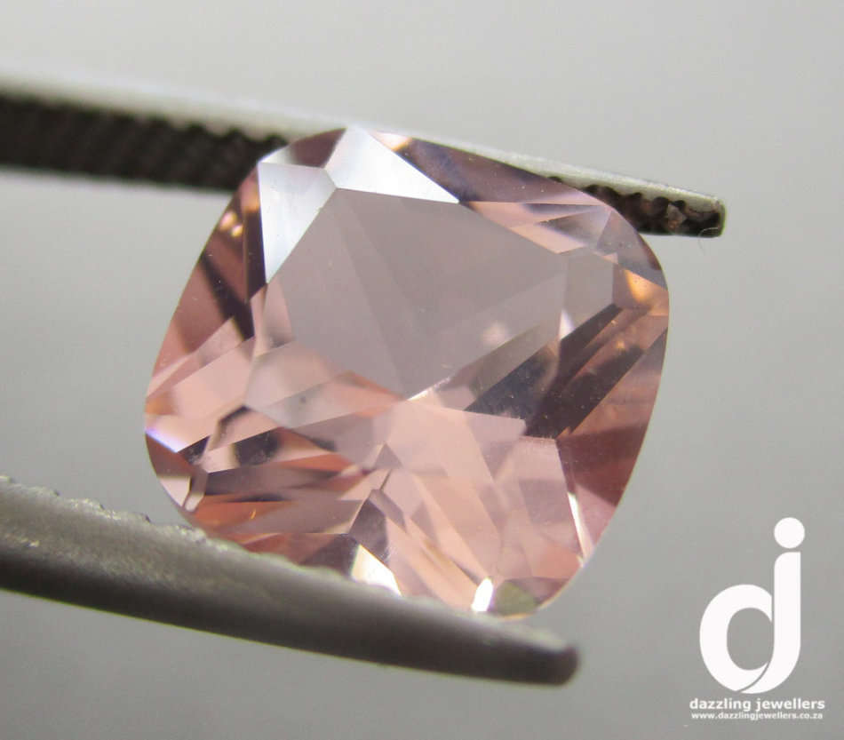 Morganite Nano | Cushion-cut | 8mm